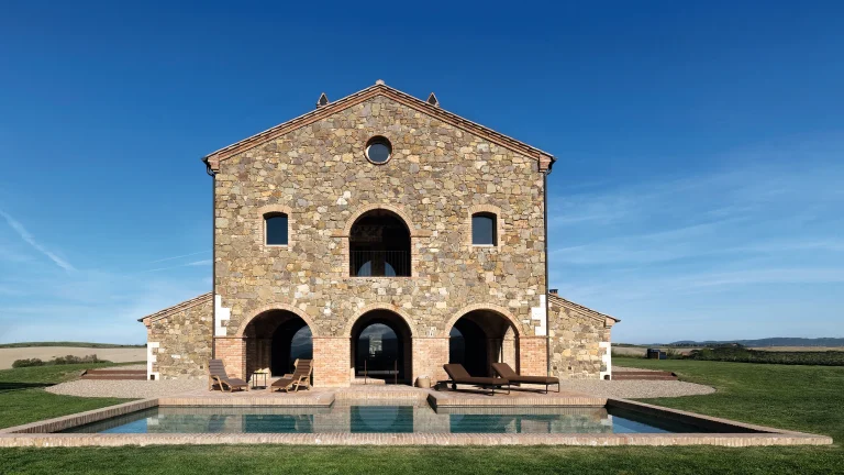 Casale in pietra ristrutturato